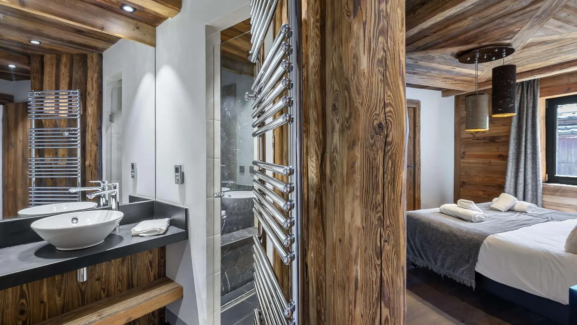 Appartement De Luxe Avec Sauna Et Terrasse Au Centre De Val D'Isere - Fr-1-567-51