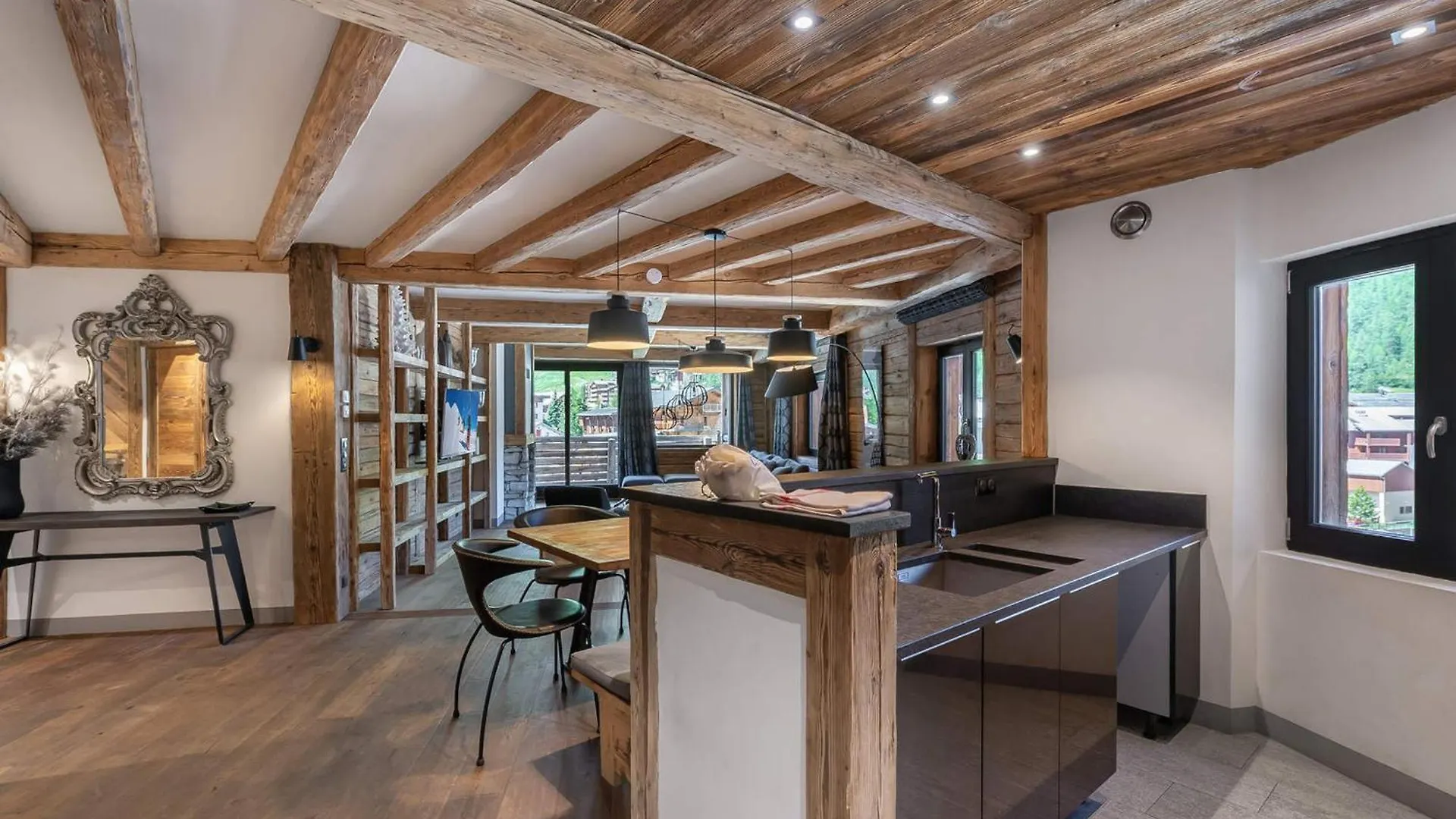 Апартаменты Appartement De Luxe Avec Sauna Et Terrasse Au Centre De Val D'Isere - Fr-1-567-51