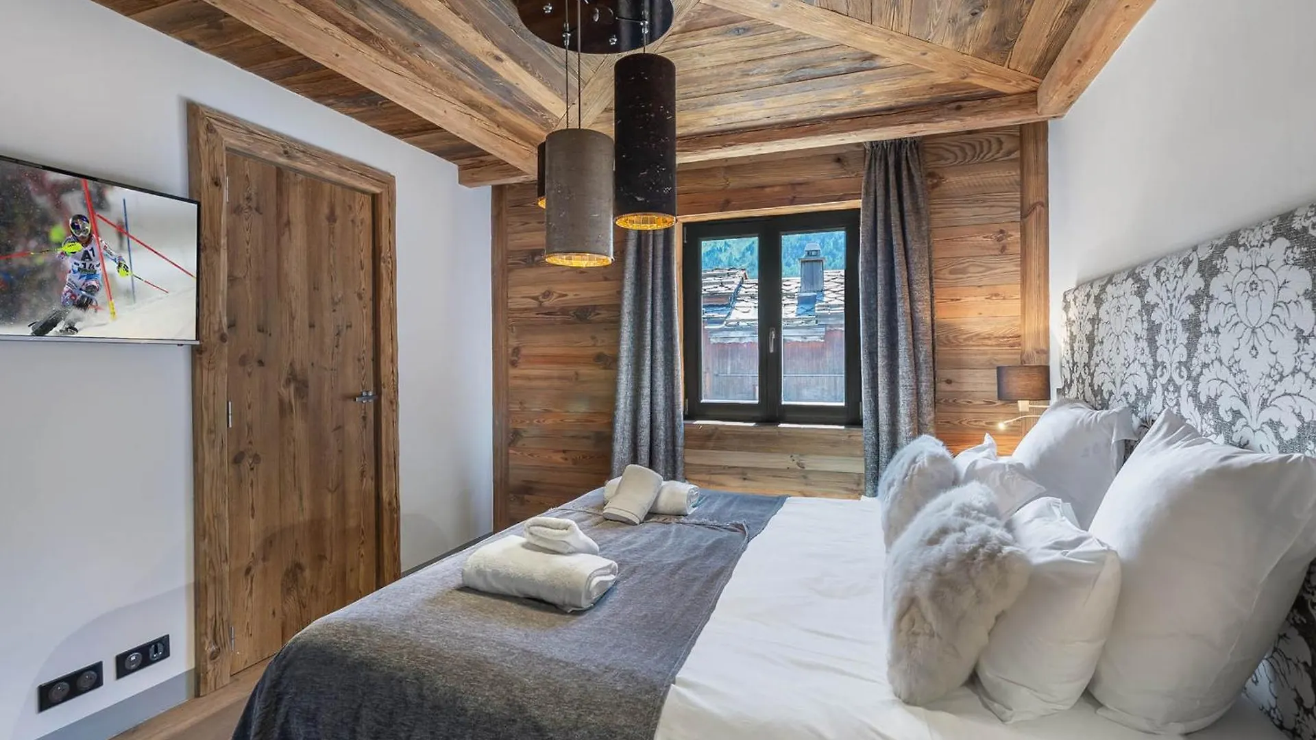 Appartement De Luxe Avec Sauna Et Terrasse Au Centre De Val D'Isere - Fr-1-567-51