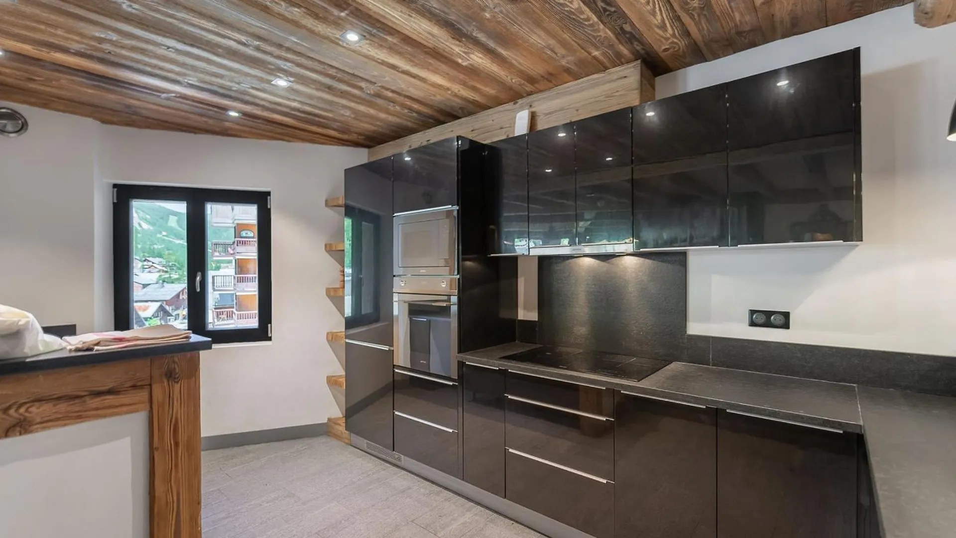 Апартаменты Appartement De Luxe Avec Sauna Et Terrasse Au Centre De Val D'Isere - Fr-1-567-51
