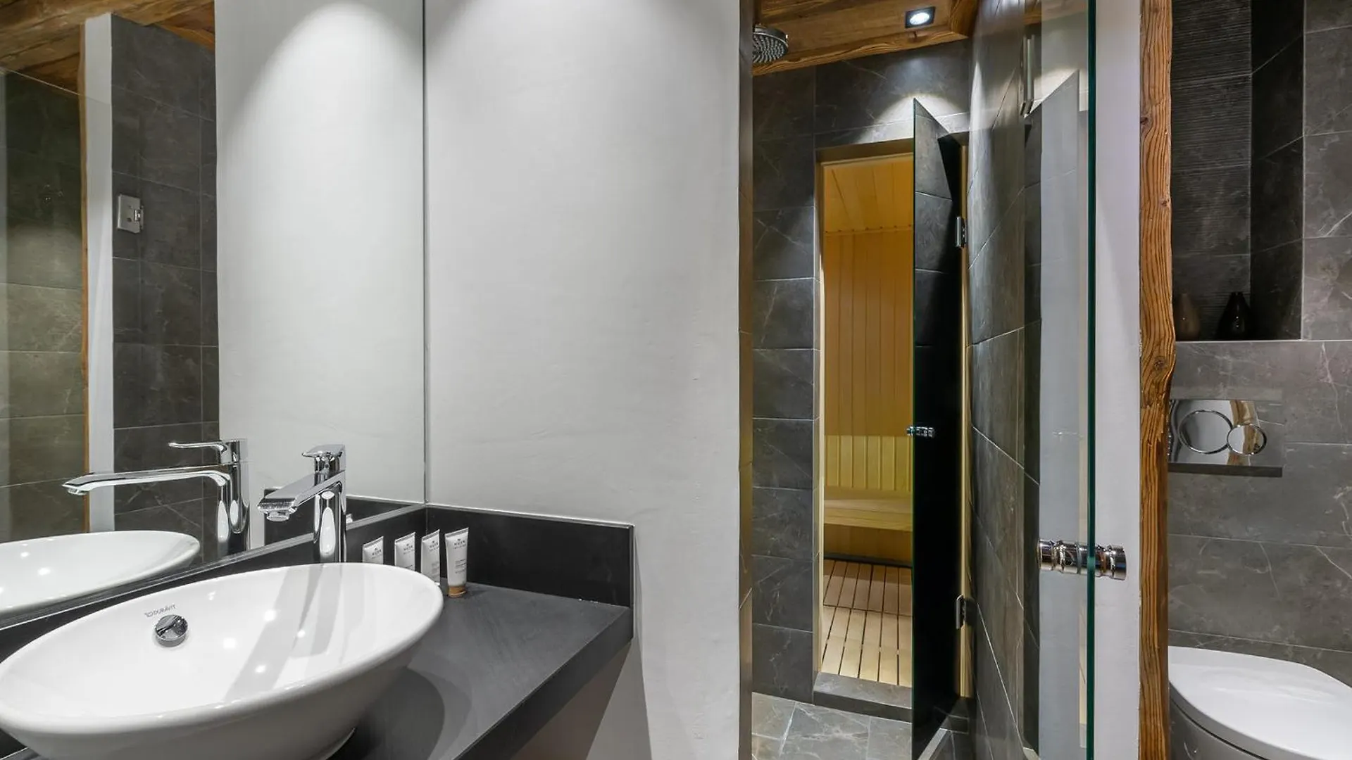 Appartement De Luxe Avec Sauna Et Terrasse Au Centre De Val D'Isere - Fr-1-567-51 0*, Val-dʼIsère Francie